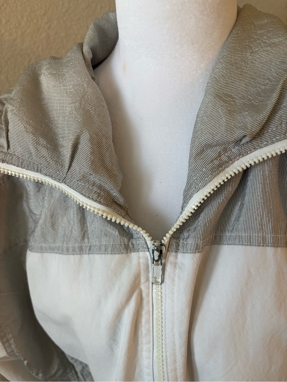 Light Gray and White Women's Hooded Windbreaker Jacket - Picture 3 of 5